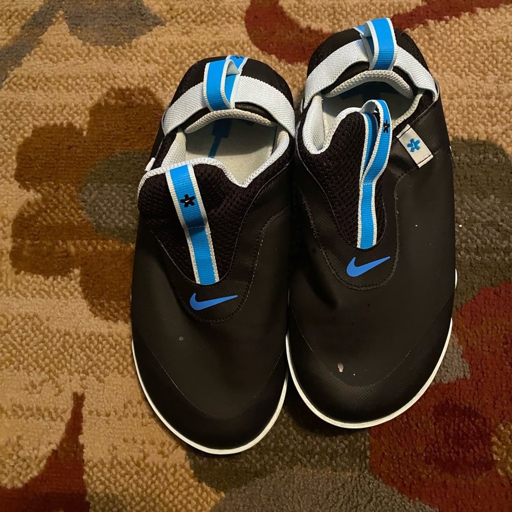 Nike size 6 men which is a 8 for women
